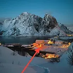 White House - Panoramic View Reine