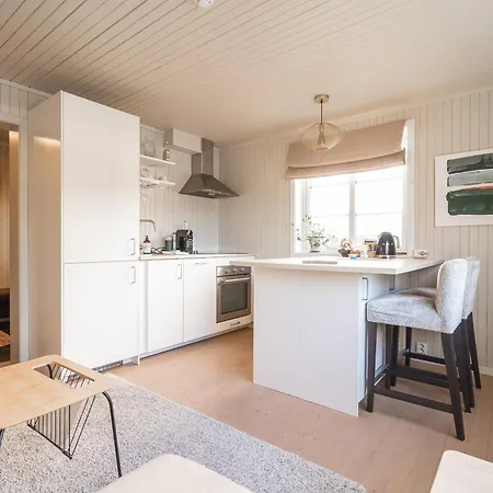 Feriehus Little White House Reine