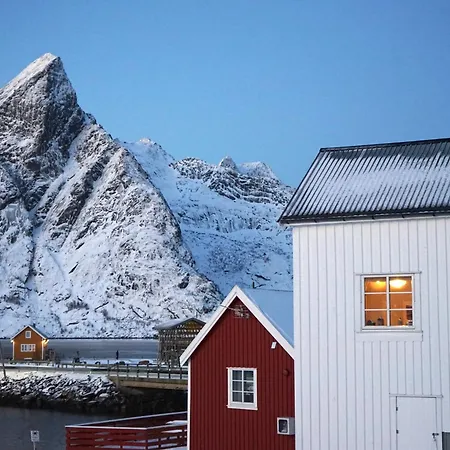 White House - Panoramic View Reine