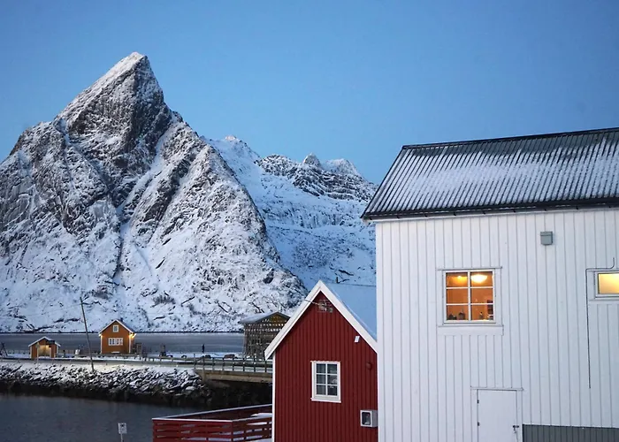 White House - Panoramic View Reine