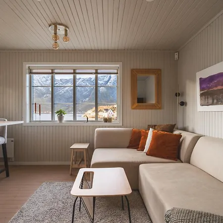White House - Panoramic View Reine