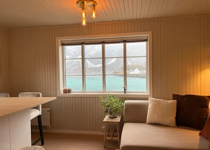 White House - Panoramic View Ferienhaus Reine